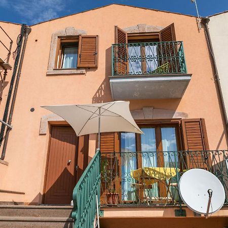 Belvilla By Oyo Casa Santa Giusta ボーザ エクステリア 写真
